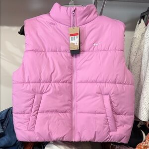 Nike women’s large puffer vest